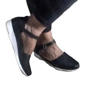 Women's Baretraps Mary Jane Flats Sz 9.5